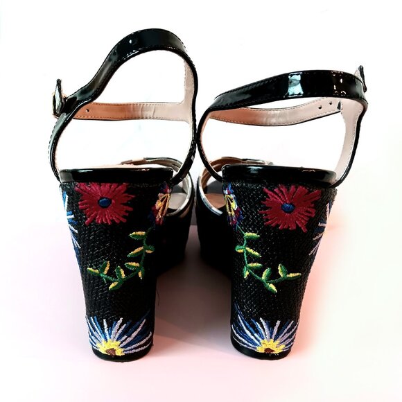 EUC ~ BETSEY JOHNSON Floral Embroidered Platform Wedge Sandals ~ Size: 9.5 - Picture 5 of 10